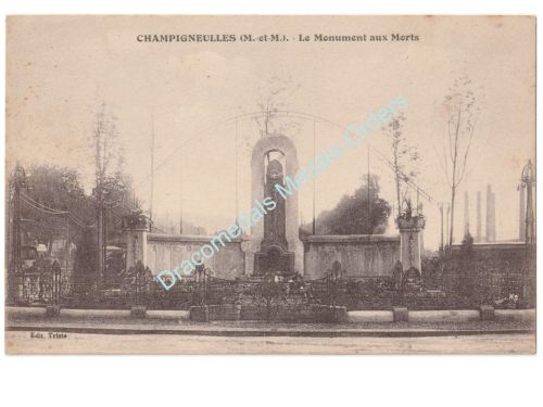 France WWI Postcard, Champigneulles, Le Monument aux Morts (The War Memorial) 