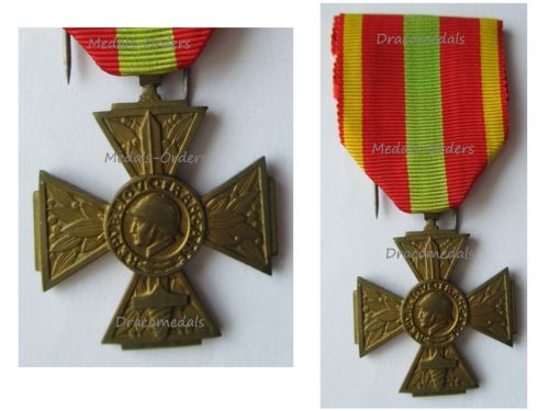 France WWII Volunteer Combatants Cross 1939 1945 Small Head Type by the Paris Mint
