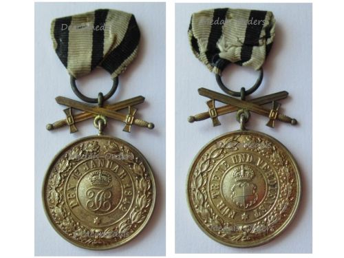 Germany WWI Hohenzollern Gold Merit Medal with Swords 3rd Type 1842