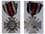 Germany WWI Hindenburg Cross with Swords for Combatants Maker O11